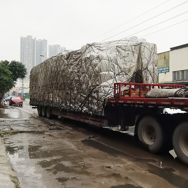 최신 회사 블로그 발송을 위해 로딩 된 판 트레일러